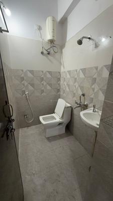 Bathroom Image of 950 Sq.ft 1 BHK Apartment / Flat for rent in Hafeezpet Hyderabad for Rs. 23000