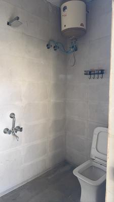 Bathroom Image of 650 Sq.ft 1 RK Independent House for rent in Sector 70 Gurgaon for Rs. 16000
