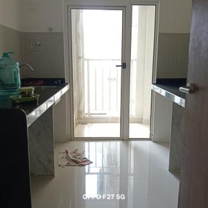 Kitchen Image of 950 Sq.ft 2 BHK Apartment / Flat for sale in Lodha Amara, Kolshet Thane for Rs. 15000000