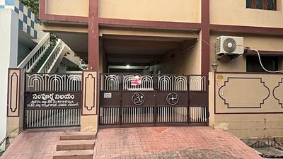 Building Image of 6500 Sq.ft 10 BHK Independent House for sale in Benz Circle Vijayawada for Rs. 35000000