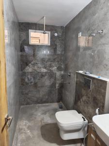 Bathroom Image of 2200 Sq.ft 5 BHK Villa for rent in Swastik City, Burha Jhansi for Rs. 25000
