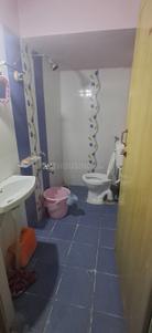 Bathroom Image of 1050 Sq.ft 2 BHK Builder Floor for rent in Varanasi Bengaluru for Rs. 16000