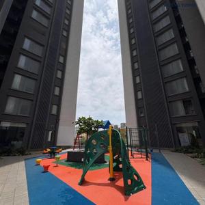 Image of 940 Sq.ft 2.5 BHK Apartment / Flat for sale in Runwal Elegante, Andheri West, Mumbai for Rs. 46000000