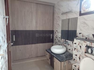 Bathroom Image of 1800 Sq.ft 2 BHK Builder Floor for rent in Hauz Khas New Delhi for Rs. 100000