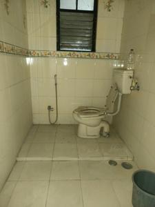 Common Bathroom Image of 1800 Sq.ft 3.5 BHK Apartment / Flat for sale in Magarpatta Grevillea, Magarpatta City Pune for Rs. 26000000