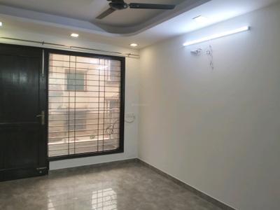 Bedroom Image of 1800 Sq.ft 4 BHK Builder Floor for rent in Paschim Vihar New Delhi for Rs. 58000