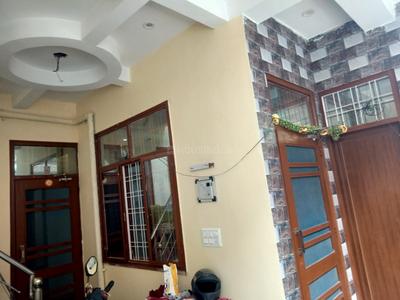 Bathroom Image of 900 Sq.ft 2 BHK Builder Floor for rent in Banjarawala Dehradun for Rs. 9200