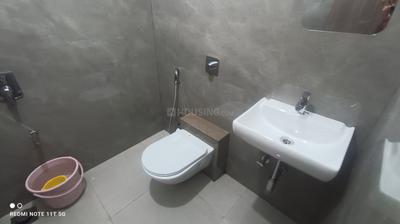 Bathroom Image of Deepak Singh PG in Ghatkopar West, Mumbai