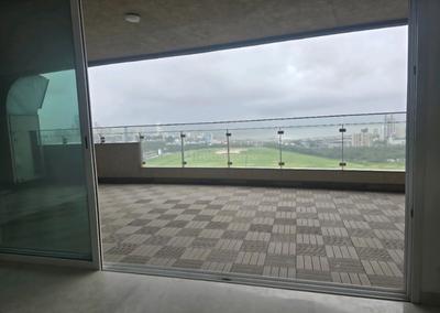 Balcony Image of 2200 Sq.ft 3 BHK Apartment / Flat for rent in Lokhandwala Minerva, Worli Mumbai for Rs. 360000