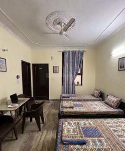 Bedroom Image of 2500 Sq.ft 12 BHK Builder Floor for rent in Sector 70 Noida for Rs. 12000