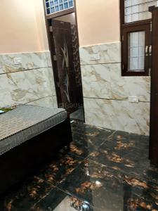Bedroom Image of 900 Sq.ft 2 BHK Builder Floor for rent in Sector 63 A Noida for Rs. 22000