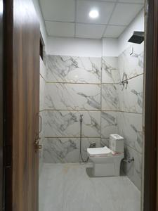 Common Bathroom Image of 1300 Sq.ft 3 BHK Apartment / Flat for sale in Govindpuram Ghaziabad for Rs. 5865111
