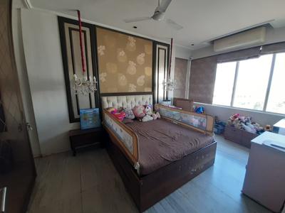 Bedroom Image of 1100 Sq.ft 1 BHK Apartment / Flat for rent in Daulat Shirin, Cuffe Parade Mumbai for Rs. 150000