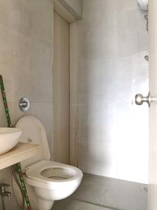 Common Bathroom Image of 950 Sq.ft 2 BHK Apartment / Flat for rent in Kasarvadavali Thane for Rs. 32000