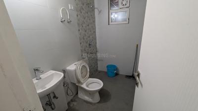 Bathroom Image of 1190 Sq.ft 3 BHK Builder Floor for rent in Signature Global City 81, Sector 81 Gurgaon for Rs. 28000