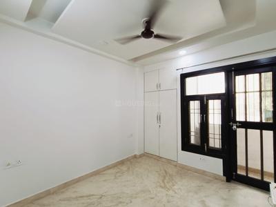 Bedroom Image of 1500 Sq.ft 2 BHK Builder Floor for rent in Karkardooma New Delhi for Rs. 40000