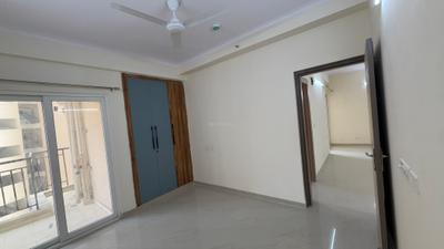 Bedroom Image of 1250 Sq.ft 3 BHK Apartment / Flat for rent in Amrapali Verona Heights, Noida Extension Greater Noida for Rs. 21900
