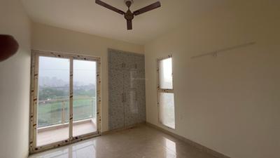 Bedroom Image of 1350 Sq.ft 3 BHK Apartment / Flat for rent in Sikka Kimaantra Greens, Sector 79 Noida for Rs. 32000
