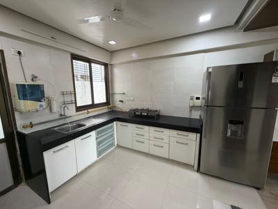 Kitchen Image of 1000 Sq.ft 2 BHK Apartment / Flat for rent in Usmanpura Ahmedabad for Rs. 29500