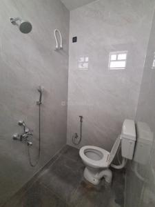 Bathroom Image of 950 Sq.ft 2 BHK Independent House for rent in Perumbakkam Chennai for Rs. 25000