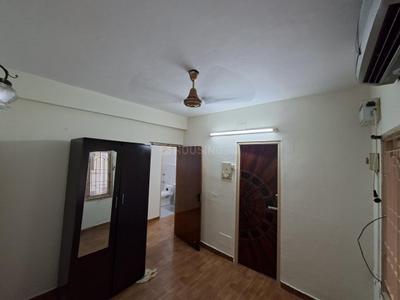 Bedroom Image of 1400 Sq.ft 3 BHK Apartment / Flat for rent in Anna Nagar Chennai for Rs. 50000