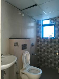 Common Bathroom Image of 893 Sq.ft 2 BHK Apartment / Flat for sale in Shapoorji Pallonji Vanaha, Bavdhan Pune for Rs. 8900000