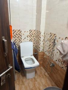 Bathroom Image of 1050 Sq.ft 2 BHK Apartment / Flat for sale in Jagatpura Jaipur for Rs. 3411000