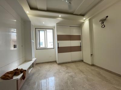 Bedroom Image of 950 Sq.ft 2 BHK Builder Floor for rent in Shalimar Bagh New Delhi for Rs. 35000