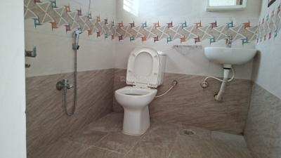 Bathroom Image of 590 Sq.ft 1 BHK Builder Floor for rent in HSR Layout Bengaluru for Rs. 30000