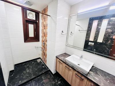 Bathroom Image of 1872 Sq.ft 3 BHK Builder Floor for rent in  RWA Greater Kailash 1 Block S, Greater Kailash I New Delhi for Rs. 120000