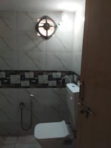 Bathroom Image of 900 Sq.ft 1 BHK Apartment / Flat for rent in Maninagar Ahmedabad for Rs. 13500