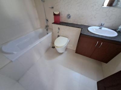 Bathroom Image of 1922 Sq.ft 3 BHK Apartment / Flat for rent in Marine Drive Kochi for Rs. 77000