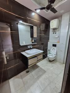 Image of 1500 Sq.ft 3 BHK Builder Floor for rent in Mansarover Garden, New Delhi for Rs. 40000