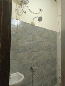 Bathroom Image of 1000 Sq.ft 2 BHK Builder Floor for rent in Ansal Town, Talawali Chanda Indore for Rs. 14000