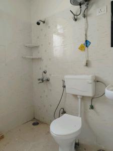 Bedroom One Image of 700 Sq.ft 2 BHK Apartment / Flat for rent in Shree Vardhman Mantra, Sector 67 Gurgaon for Rs. 17000
