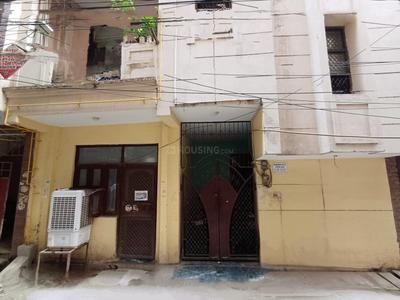 Image of 720 Sq.ft 3 BHK Builder Floor for sale in Shakarpur Khas, New Delhi for Rs. 7250000