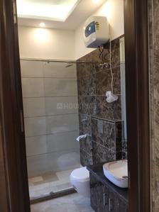 Bathroom Image of 2580 Sq.ft 4 BHK Builder Floor for rent in Sun City, Sector 54 Gurgaon for Rs. 85000