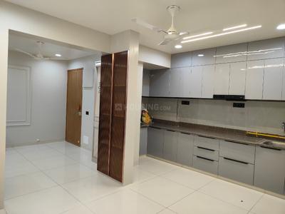 Kitchen Image of 2350 Sq.ft 3 BHK Apartment / Flat for rent in Iscon Ambli Road Ahmedabad for Rs. 50000