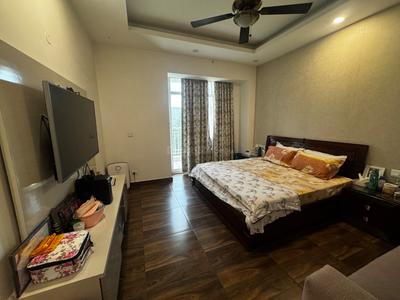 Bedroom Image of 2700 Sq.ft 3 BHK Apartment / Flat for sale in Central Park Resorts, Sector 48 Gurgaon for Rs. 75000000