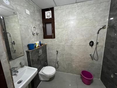 Bathroom Image of 835 Sq.ft 2 BHK Apartment / Flat for rent in Gillco Palms, Sector 115 Mohali for Rs. 24000