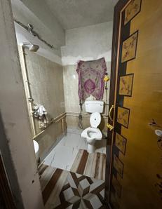 Bathroom Image of 1400 Sq.ft 3 BHK Apartment / Flat for sale in Golf Green Kolkata for Rs. 10500000