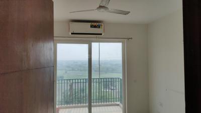 Bedroom Image of 1955 Sq.ft 3 BHK Apartment / Flat for rent in Sunworld Arista, Sector 168 Noida for Rs. 47000