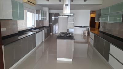4 BHK Semi Furnished Flat