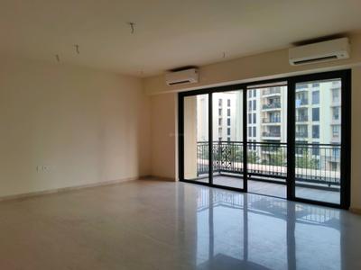 Living Room Image of 2200 Sq.ft 4 BHK Apartment / Flat for sale in Lodha Sterling, Thane West Thane for Rs. 40000000