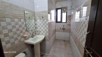Bathroom Image of 5000 Sq.ft 9 BHK Independent House for sale in Vipul World, Sector 48 Gurgaon for Rs. 69500000