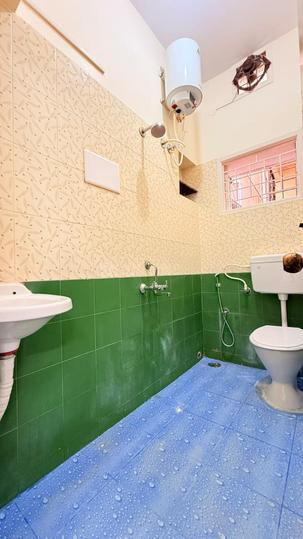 BALAJI PROEPRTIES INDIRANAGAR Bathroom 1