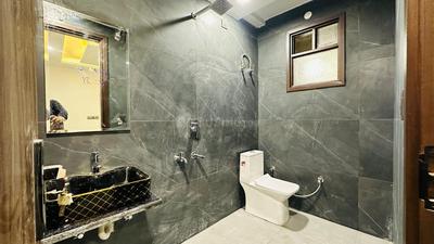 Bathroom Image of 1683 Sq.ft 3 BHK Builder Floor for rent in Pitampura New Delhi for Rs. 60000
