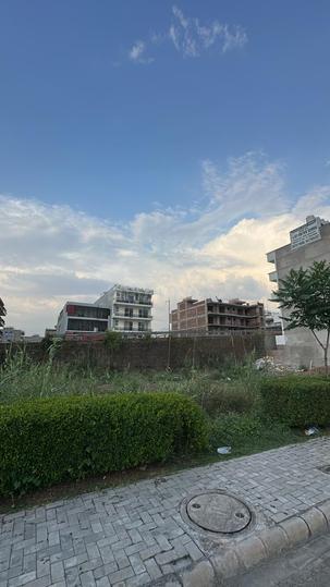 DLF Valley Plots Main Image 1