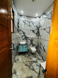 Bathroom Image of 1650 Sq.ft 3 BHK Builder Floor for sale in Sector 7 Gurgaon for Rs. 25500000