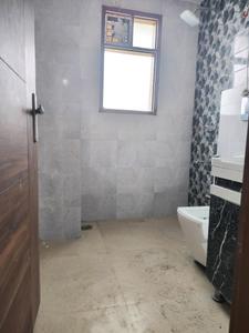 Common Bathroom Image of 1125 Sq.ft 3 BHK Apartment / Flat for rent in Rajpur Khurd Extension New Delhi for Rs. 30000